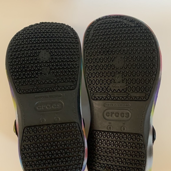 Crocs Women’s Size‎ 8 Multicolored Shoes - Picture 8 of 9